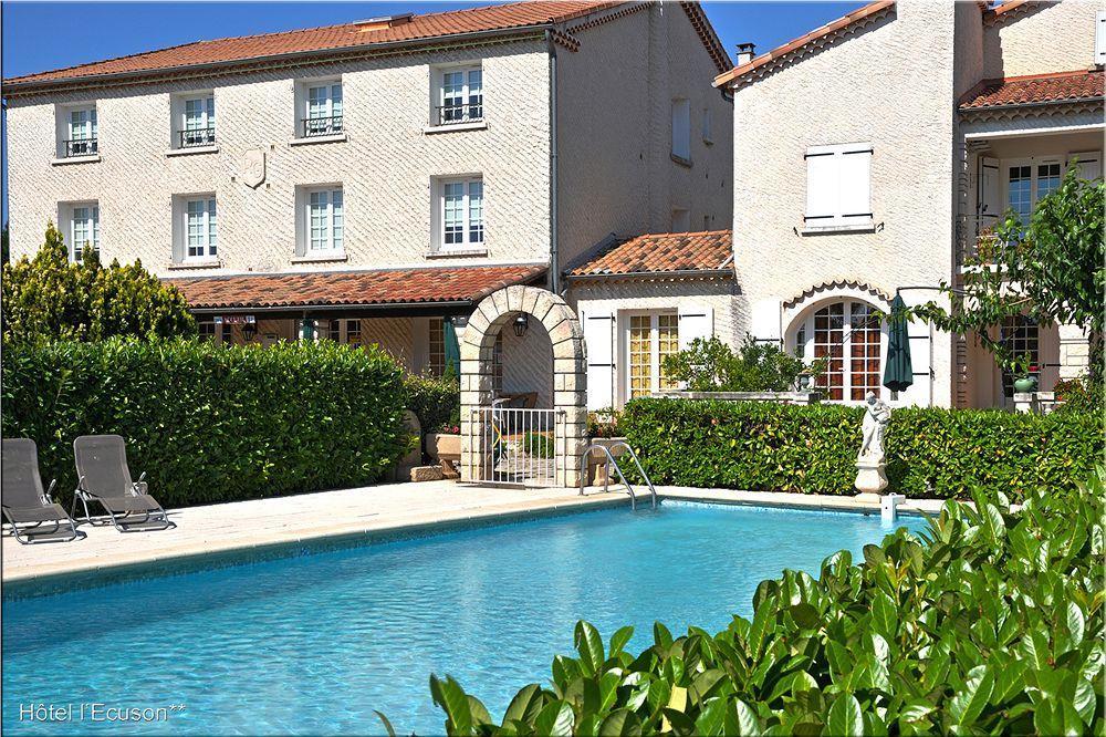 Hotel Ecusson Saint-Hilaire-de-Brethmas Dış mekan fotoğraf