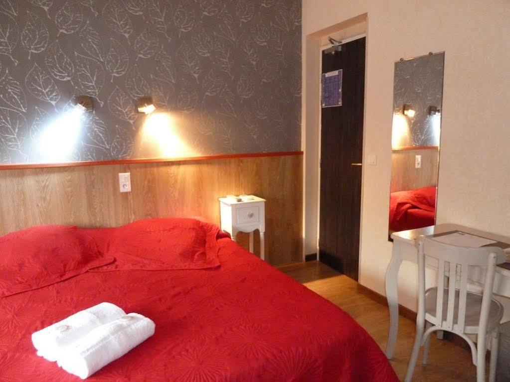 Hotel Ecusson Saint-Hilaire-de-Brethmas Dış mekan fotoğraf