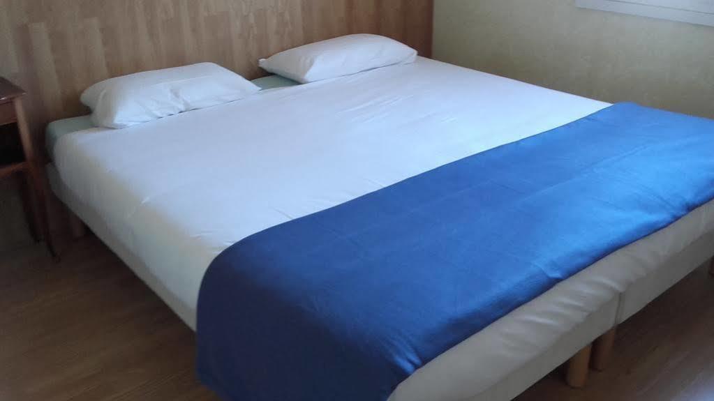 Hotel Ecusson Saint-Hilaire-de-Brethmas Dış mekan fotoğraf